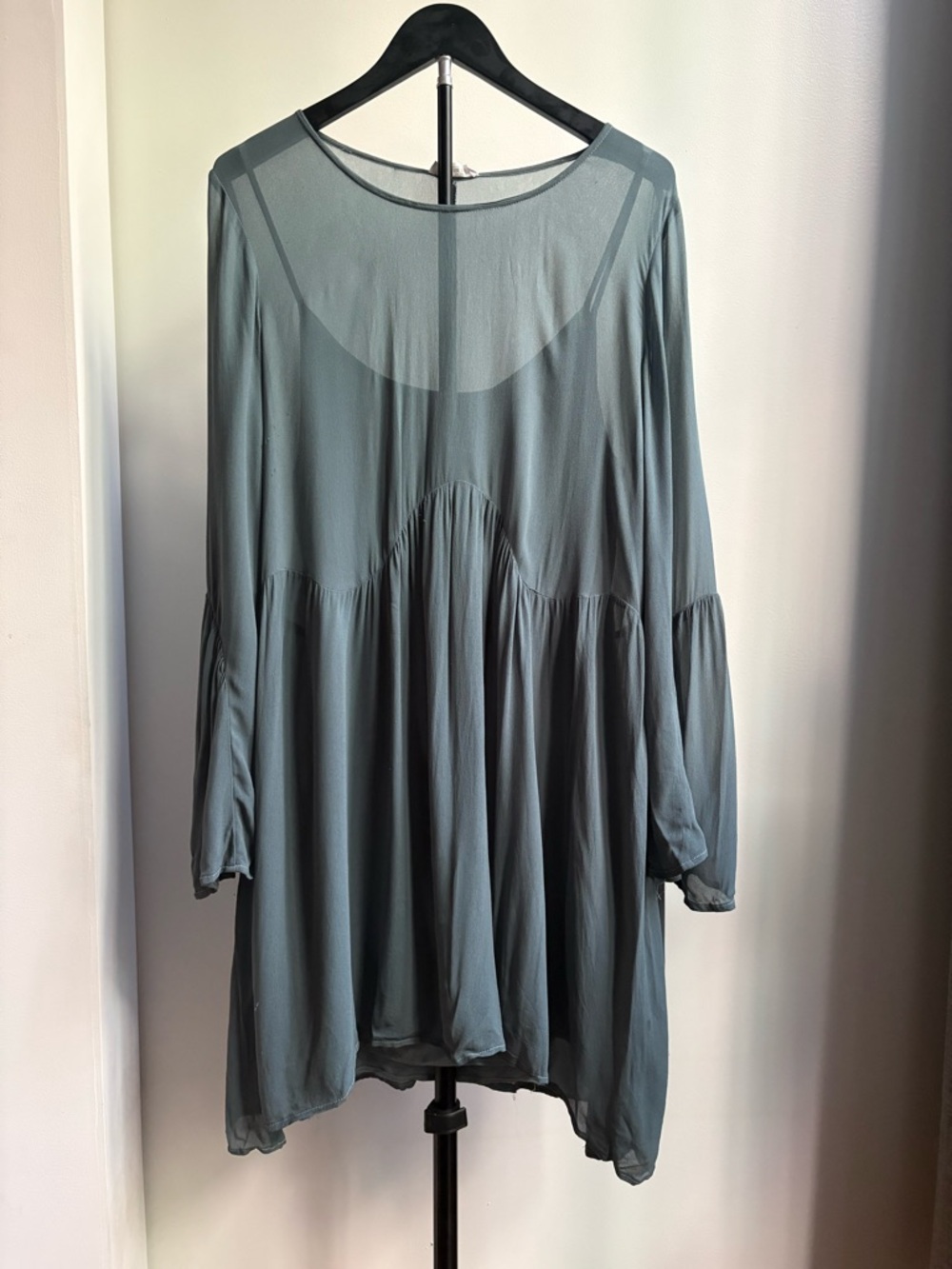 LACAUSA Green Long Sleeve Flowy Dress